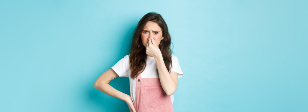 Smell is one of the three unhealthy gut signs of constipation